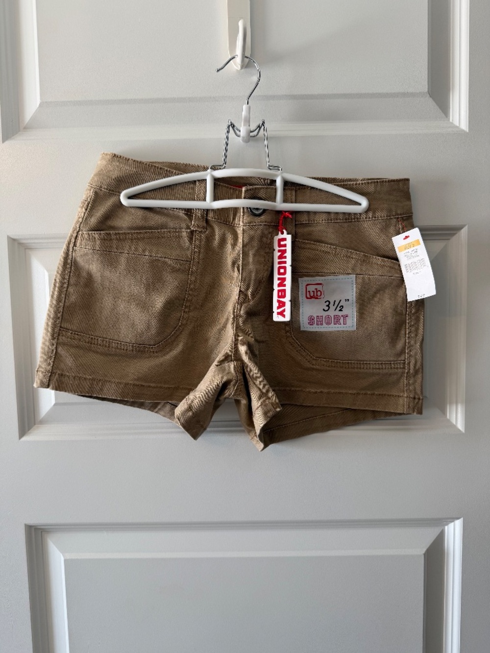 UNIONBAY Women's Cargo Shorts in Tan